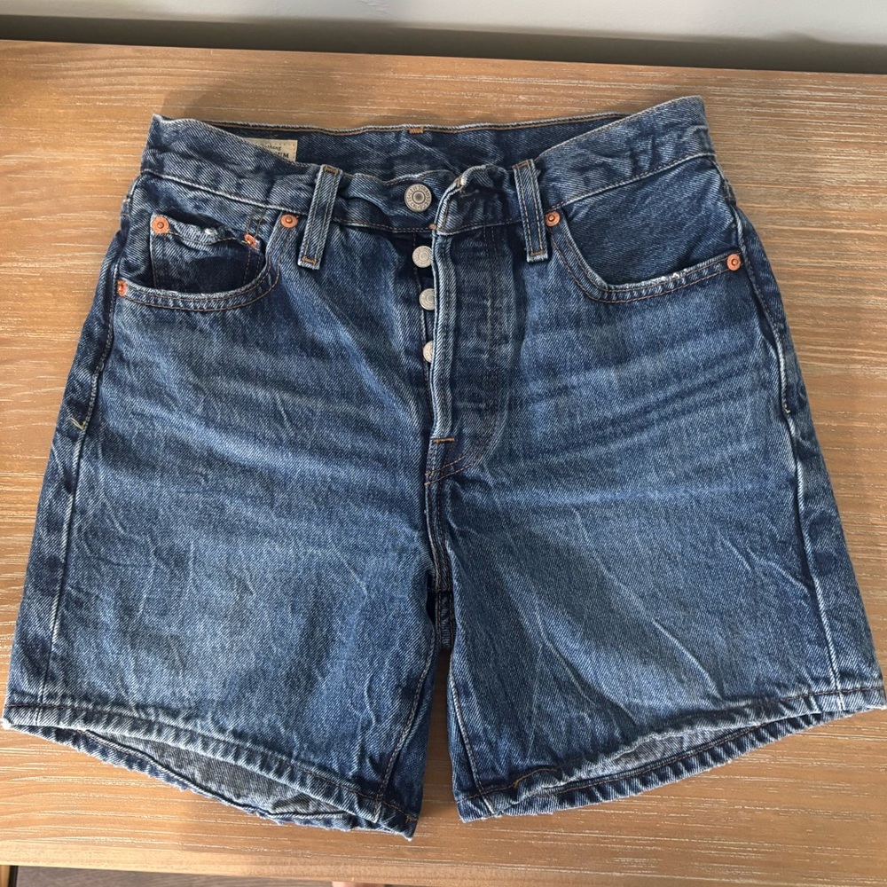 Levi’s High-Rise 501 Mid Thigh Women’s Shorts